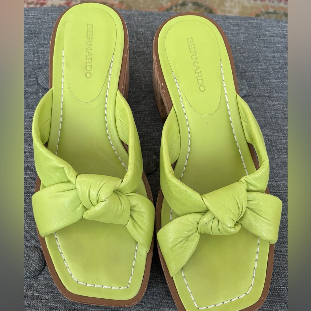 Bernardo Jolie platform sandal